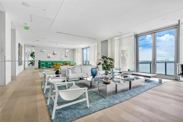 One Paraiso #1702 image #19