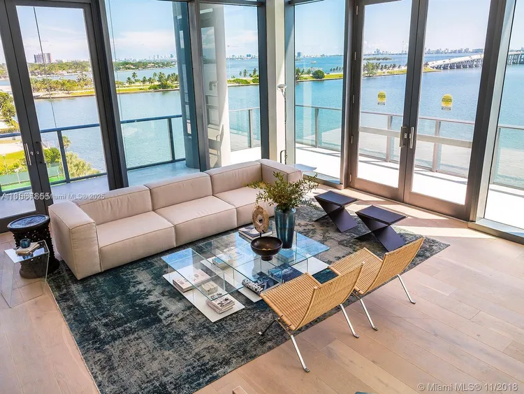 One Paraiso #1702 image #24