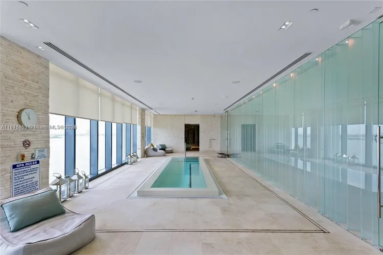 One Paraiso #1702 image #25