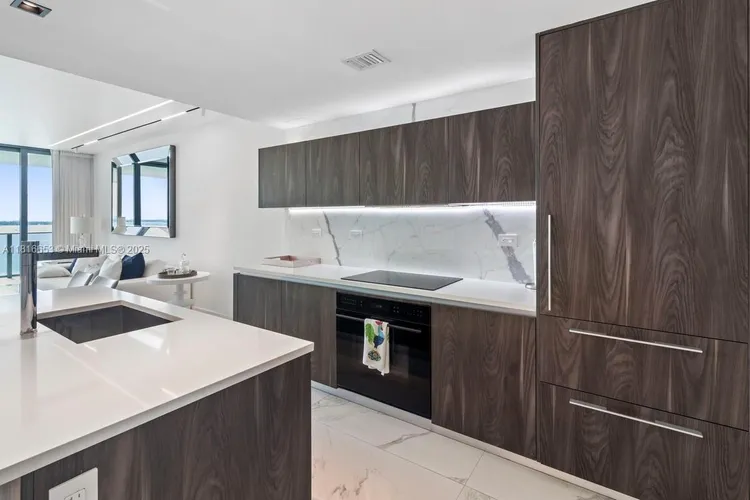 One Paraiso #1702 image #7