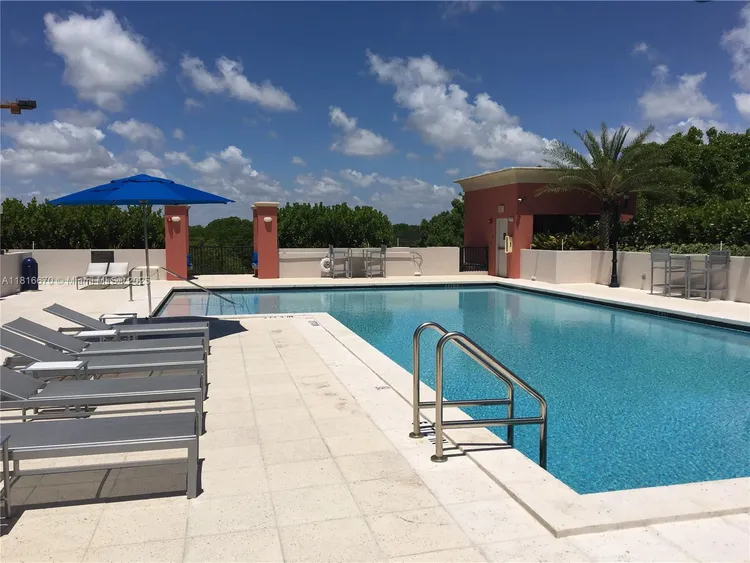 One Village Place #910 image #21