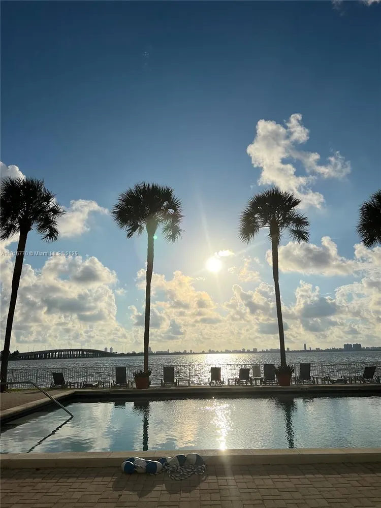 Bay Park Towers #713 image #11