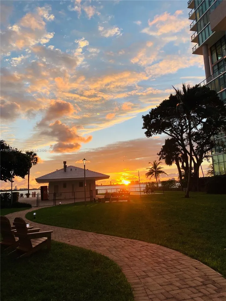 Bay Park Towers #713 image #13