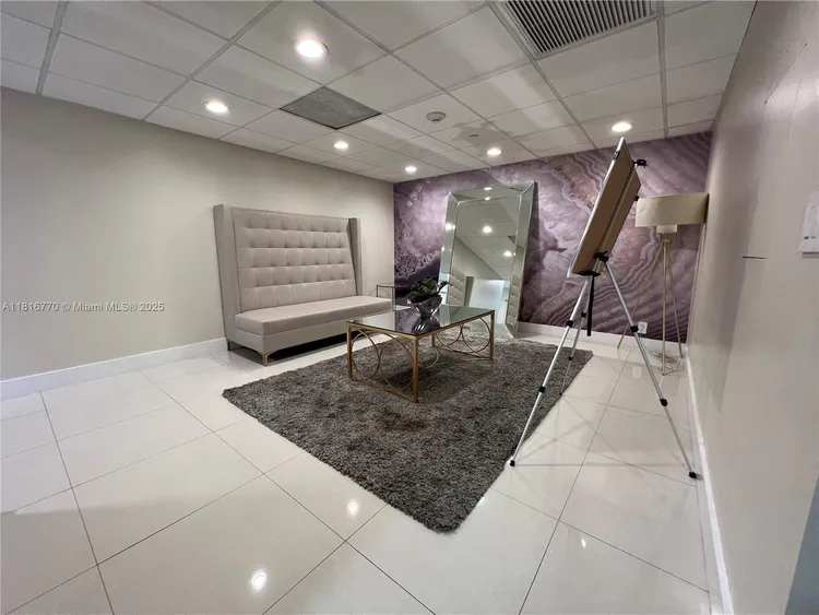 Bay Park Towers #713 image #16