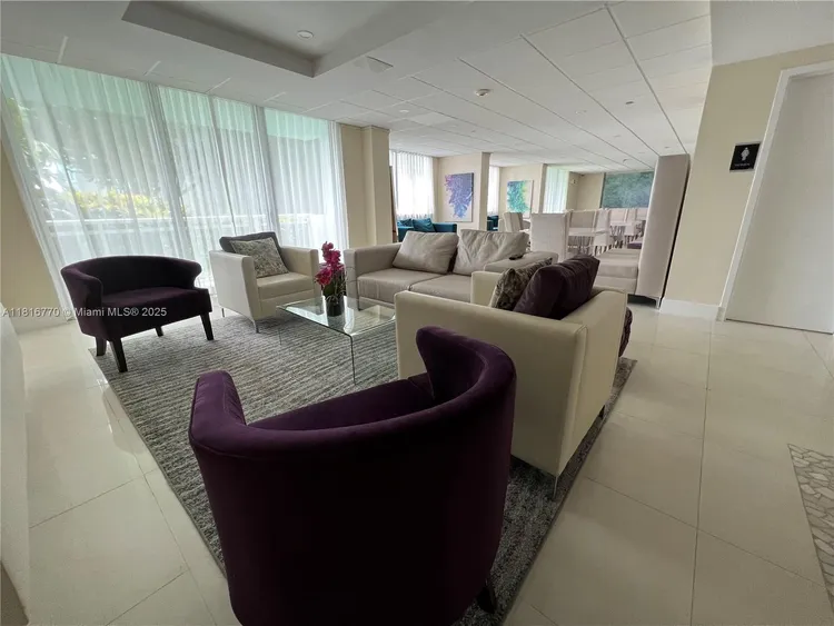 Bay Park Towers #713 image #18