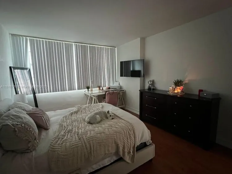 Bay Park Towers #713 image #7