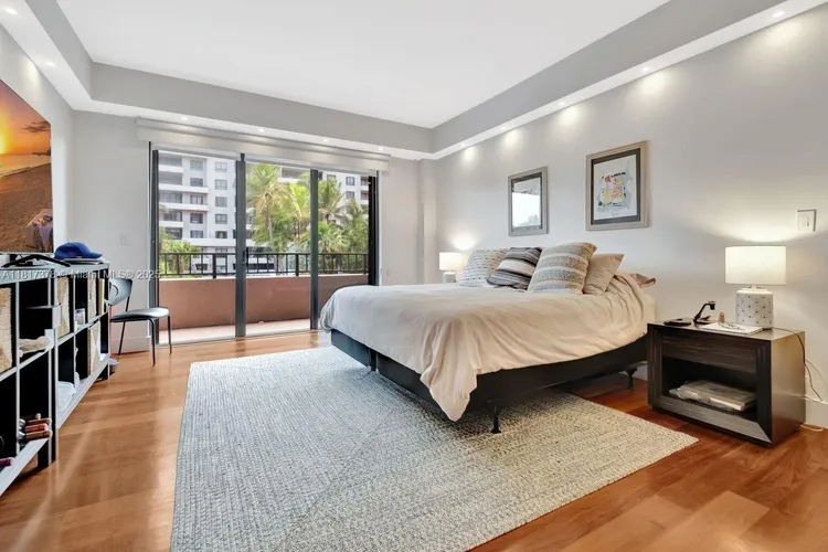 Key Colony I - Tidemark #200 image #10