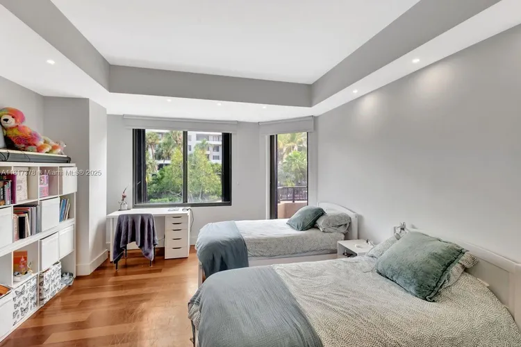 Key Colony I - Tidemark #200 image #9