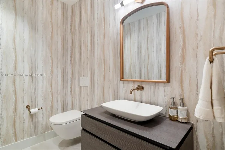 Villa Valencia #203 image #17