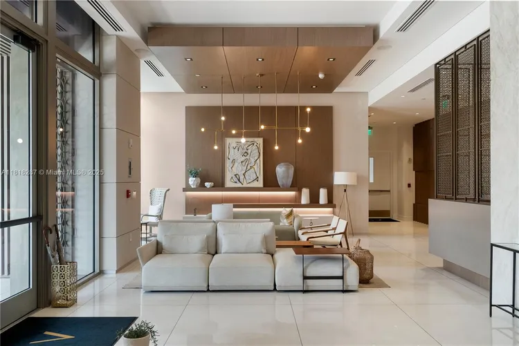Villa Valencia #203 image #27