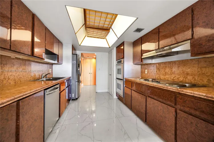 Cricket Club Miami #1103 image #12