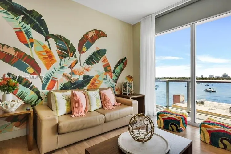 Costa Hollywood #N529 image #10