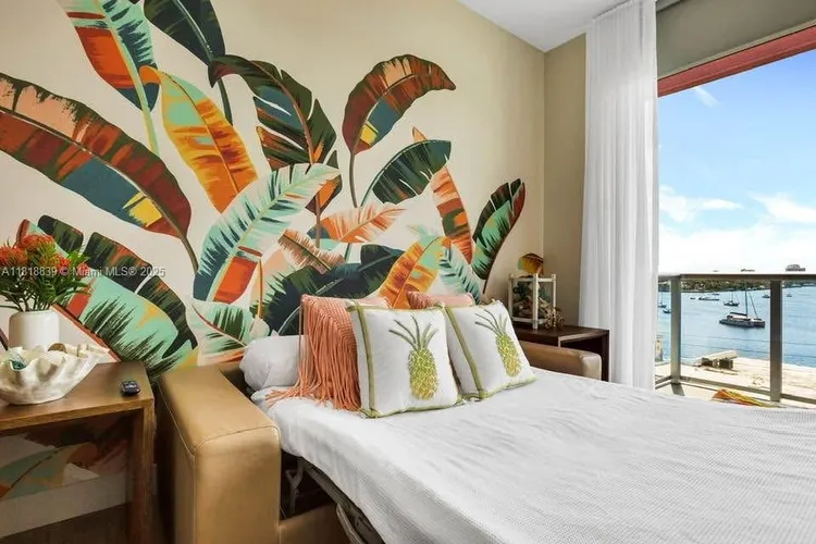 Costa Hollywood #N529 image #11