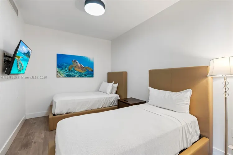 Costa Hollywood #N529 image #19