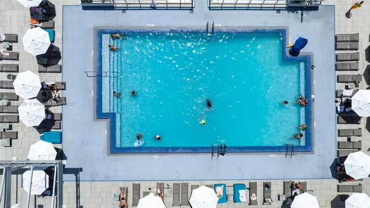 Costa Hollywood #N529 image #23