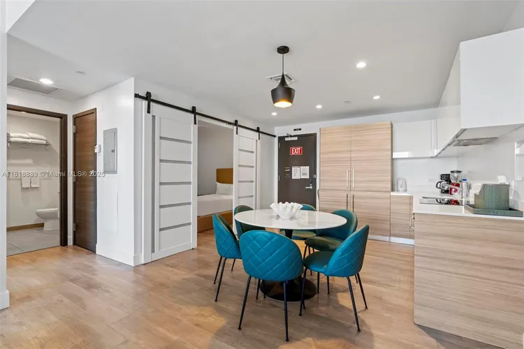 Costa Hollywood #N529 image #7