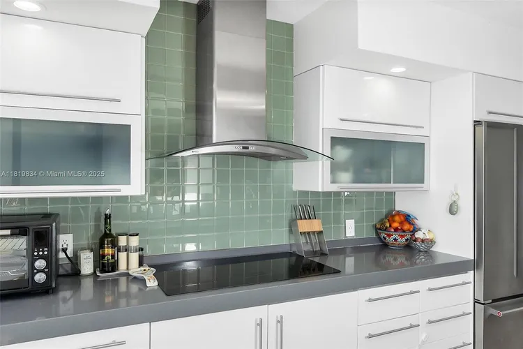 Nine Island Avenue #2205 image #9