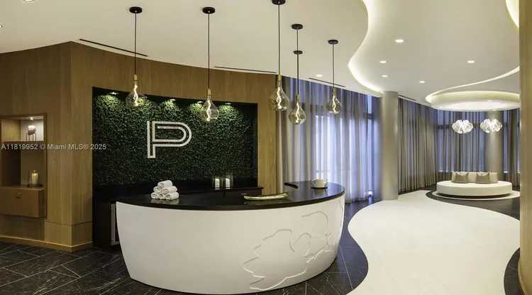 Paramount Miami Worldcenter #909 image #17