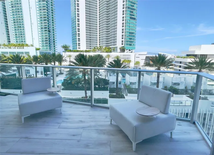 Paramount Miami Worldcenter #909 image #25