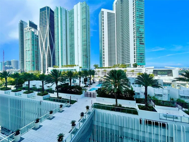 Paramount Miami Worldcenter #909 image #26