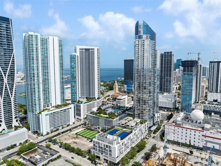 Paramount Miami Worldcenter #909 image #28