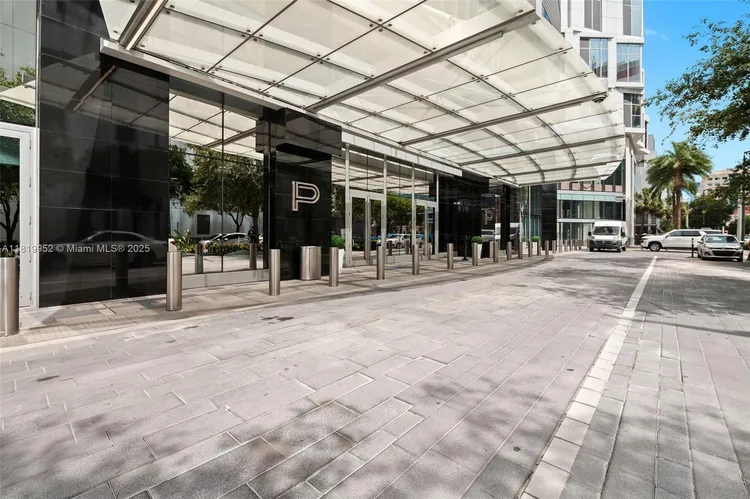 Paramount Miami Worldcenter #909 image #30