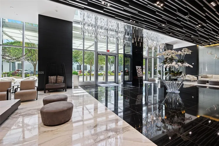 Paramount Miami Worldcenter #909 image #31