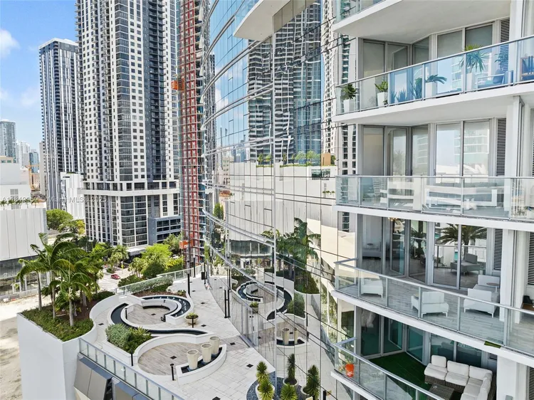 Paramount Miami Worldcenter #909 image #51