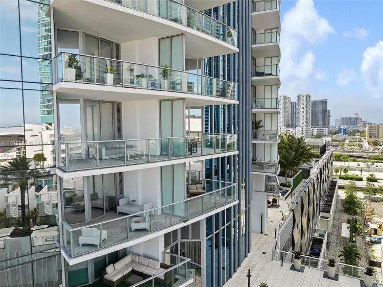 Paramount Miami Worldcenter #909 image #52