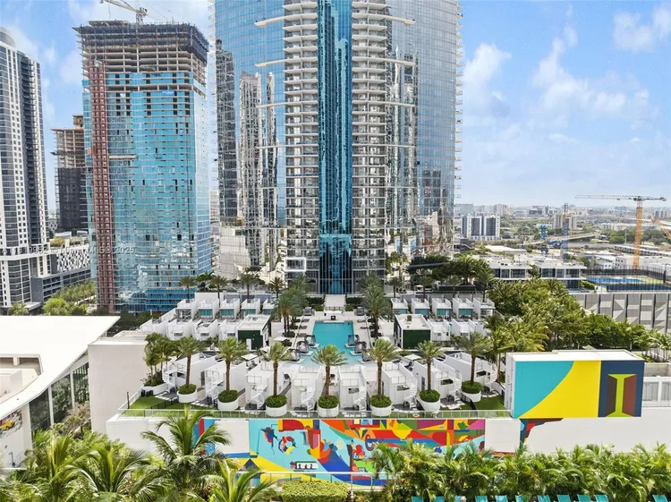 Paramount Miami Worldcenter #909 image #53