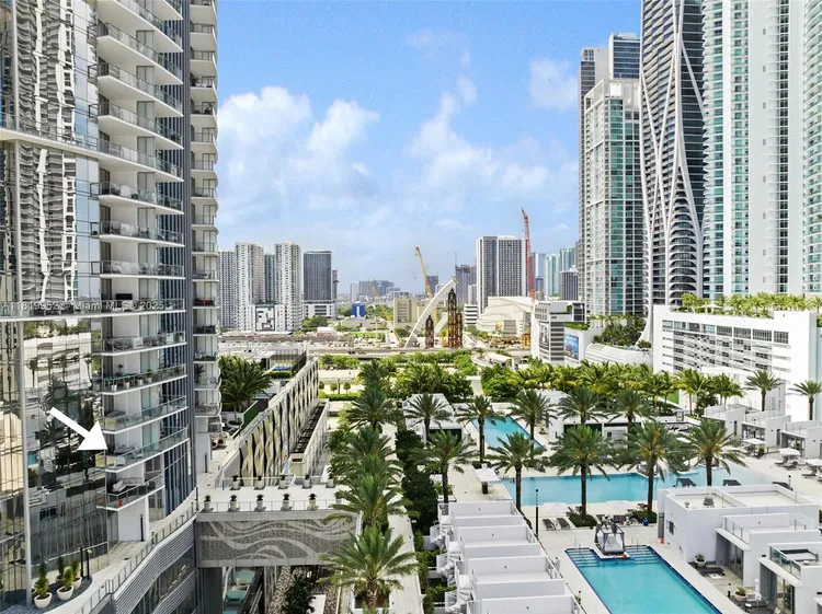 Paramount Miami Worldcenter #909 image #55