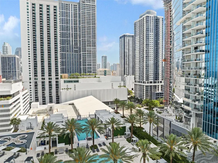 Paramount Miami Worldcenter #909 image #56