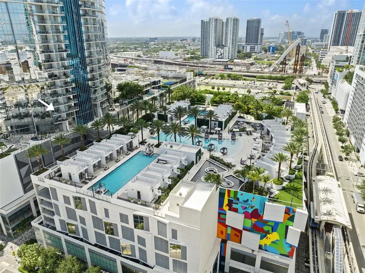 Paramount Miami Worldcenter #909 image #58