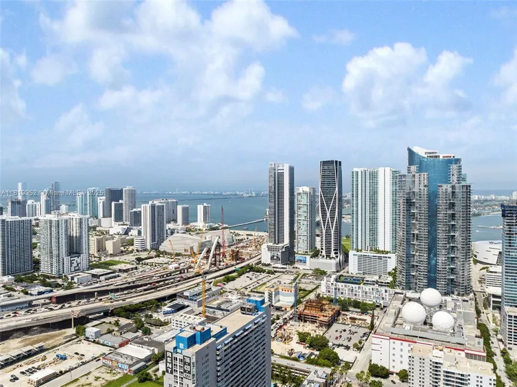 Paramount Miami Worldcenter #909 image #60