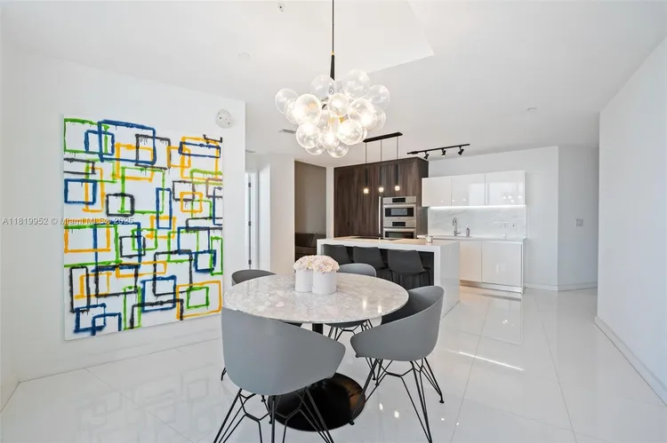 Paramount Miami Worldcenter #909 image #6