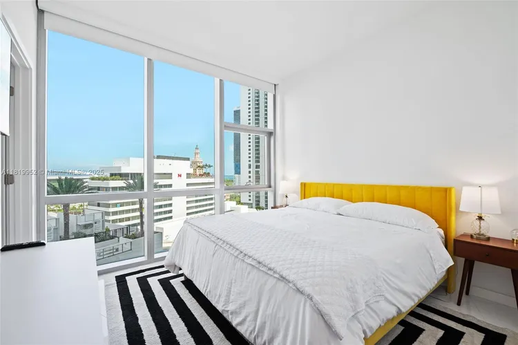 Paramount Miami Worldcenter #909 image #8