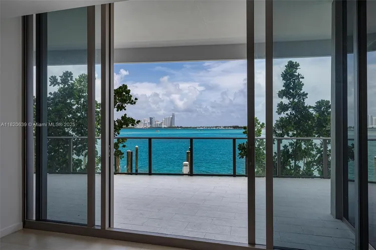 Onda Residences #202 image #12