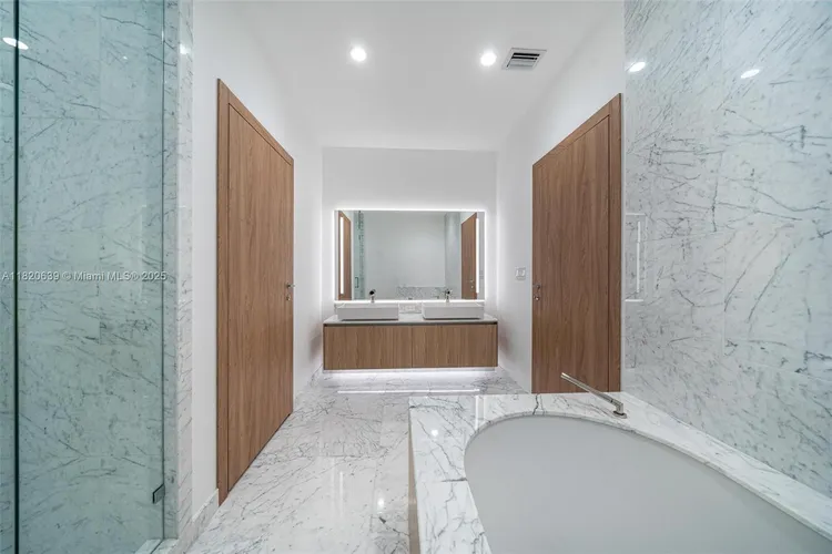 Onda Residences #202 image #16