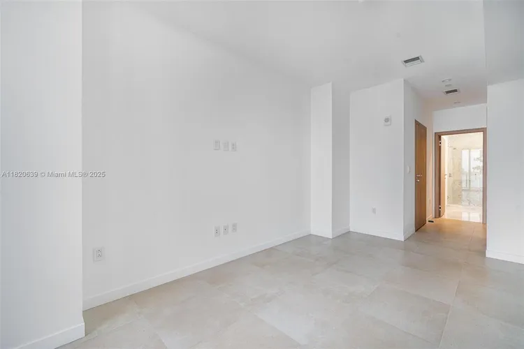 Onda Residences #202 image #18