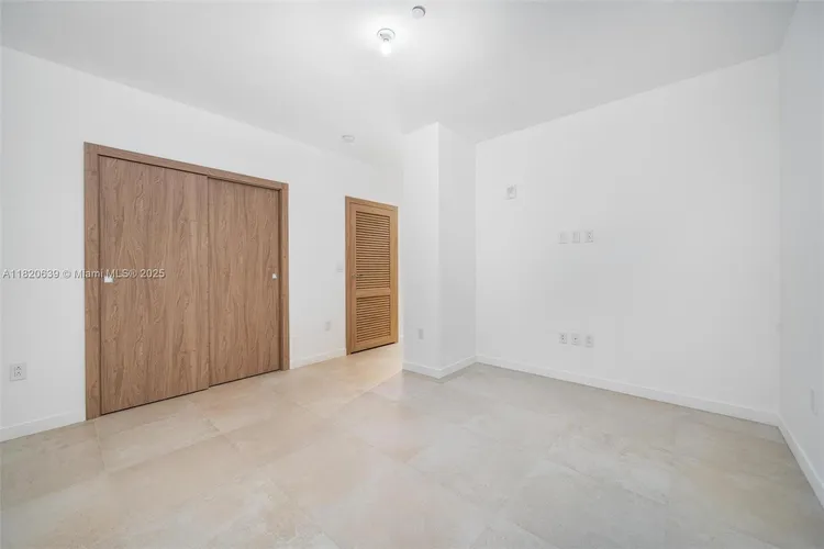 Onda Residences #202 image #19