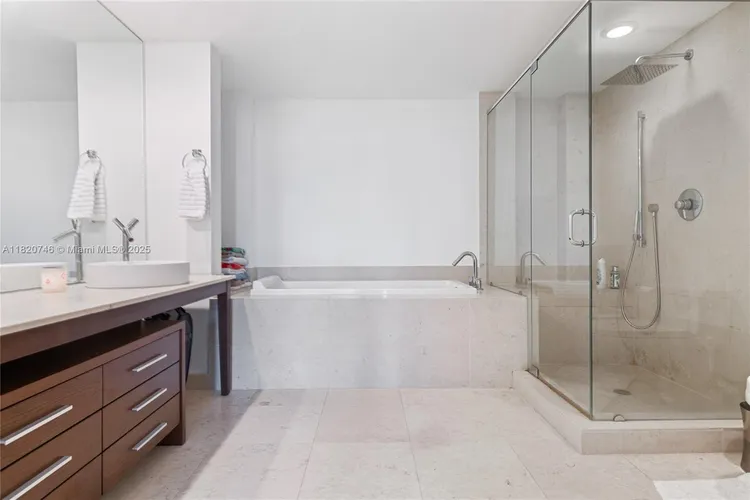 Icon Brickell II #905 image #11