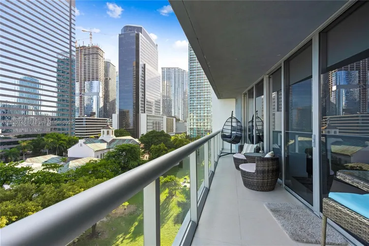 Icon Brickell II #905 image #23