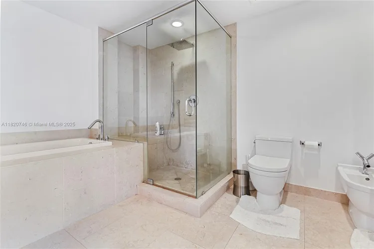 Icon Brickell II #905 image #9