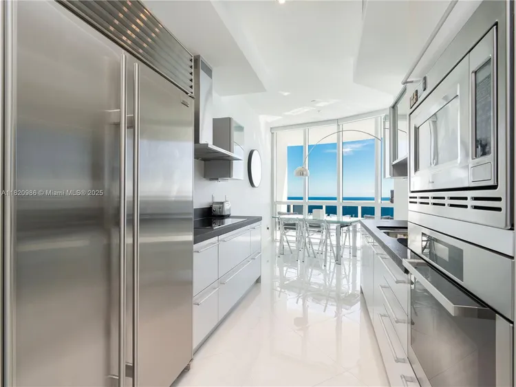 Trump Royale #4709A image #6