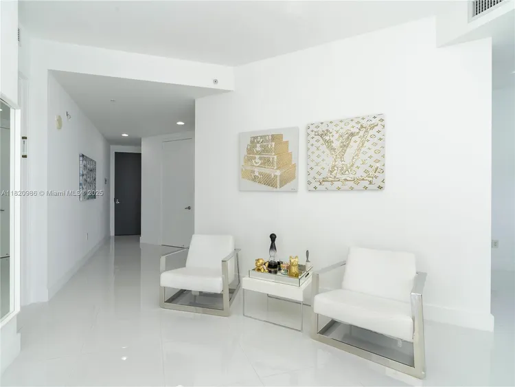 Trump Royale #4709A image #8