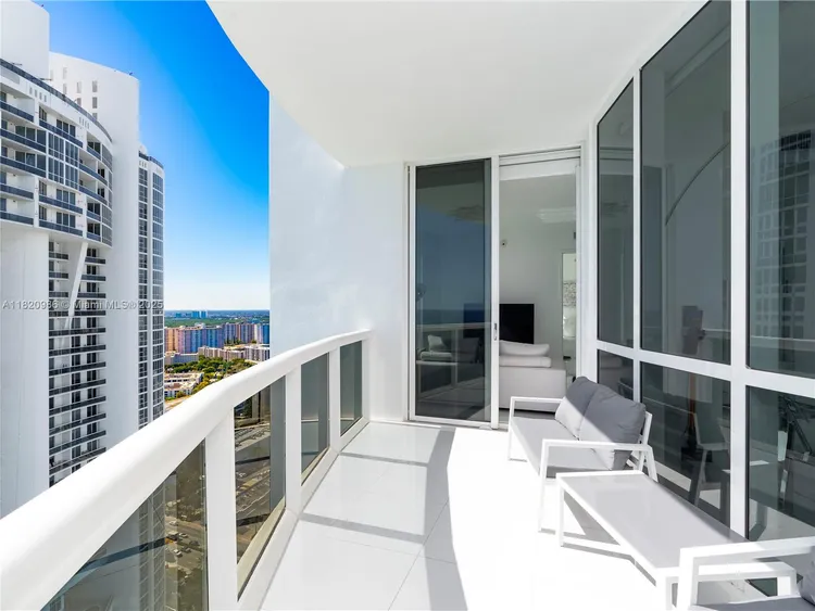 Trump Royale #4709A image #9