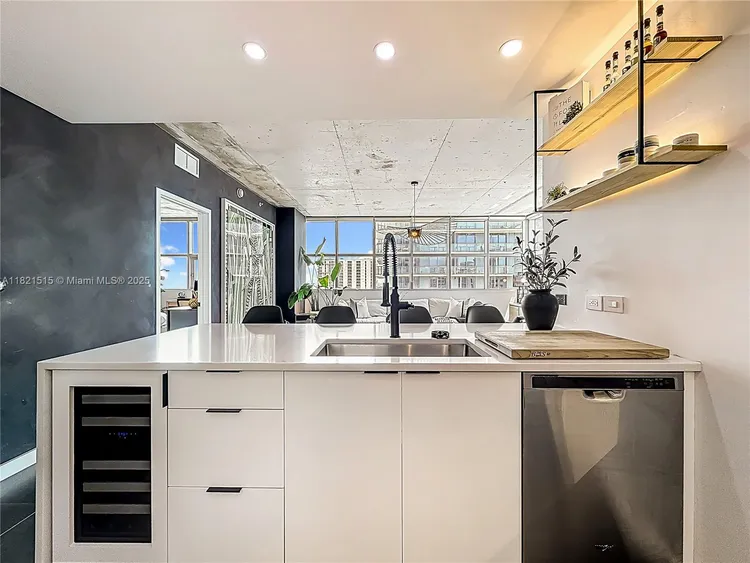 Midtown 4 #H1215 image #12