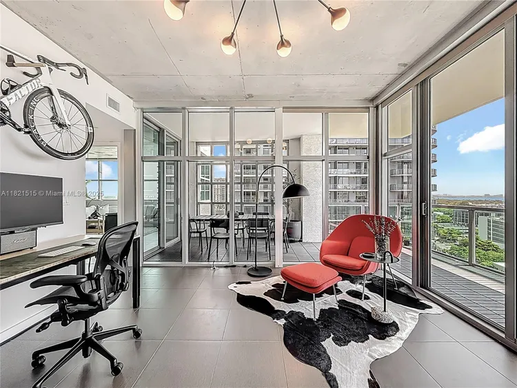 Midtown 4 #H1215 image #15