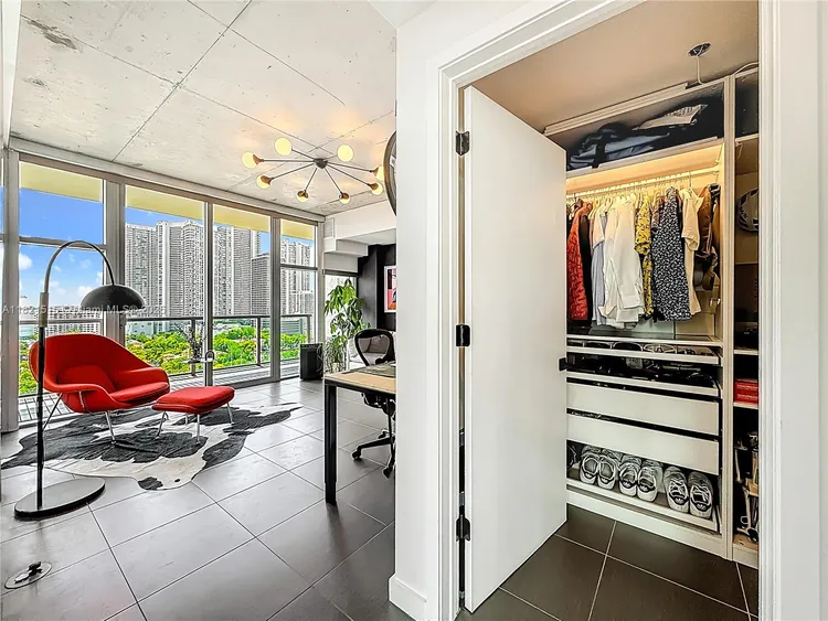 Midtown 4 #H1215 image #16