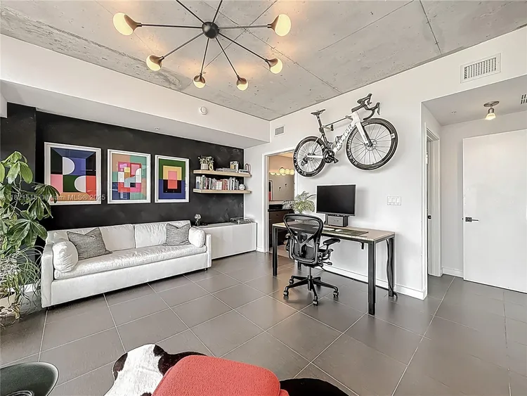 Midtown 4 #H1215 image #17